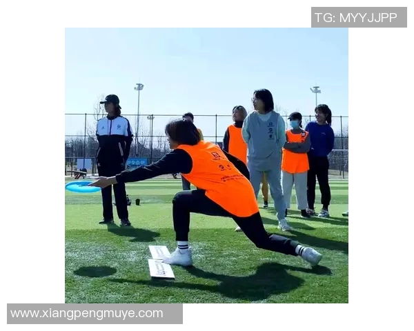 飞盘运动的魅力与挑战:深入探讨广州飞盘队的耐力训练与表现 飞盘运动的魅力与挑战:深入探讨广州飞盘队的耐力训练与表现