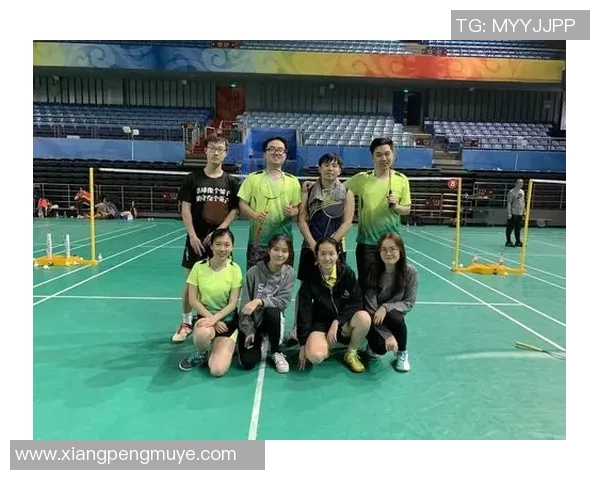 深圳羽毛球队与杭州羽毛球队赛后复盘团队协作的成功与不足分析 深圳羽毛球队与杭州羽毛球队赛后复盘团队协作的成功与不足分析